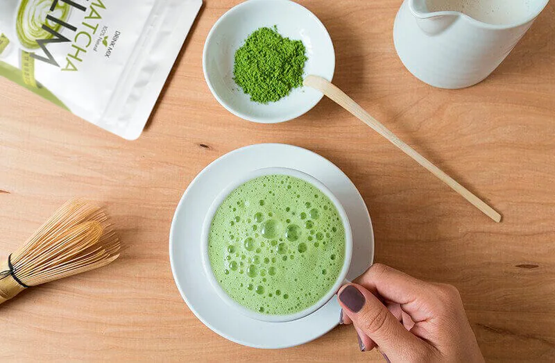 Preparazione del tè matcha